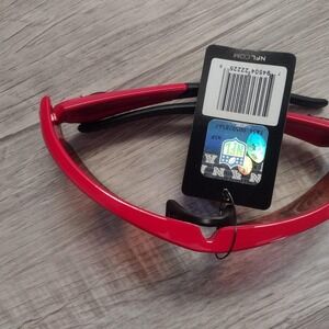 NFL Tampa Bay Bucaneers red sunglasses new with logo